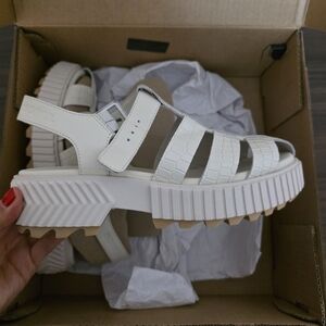 Sorel White Chunky Sandals